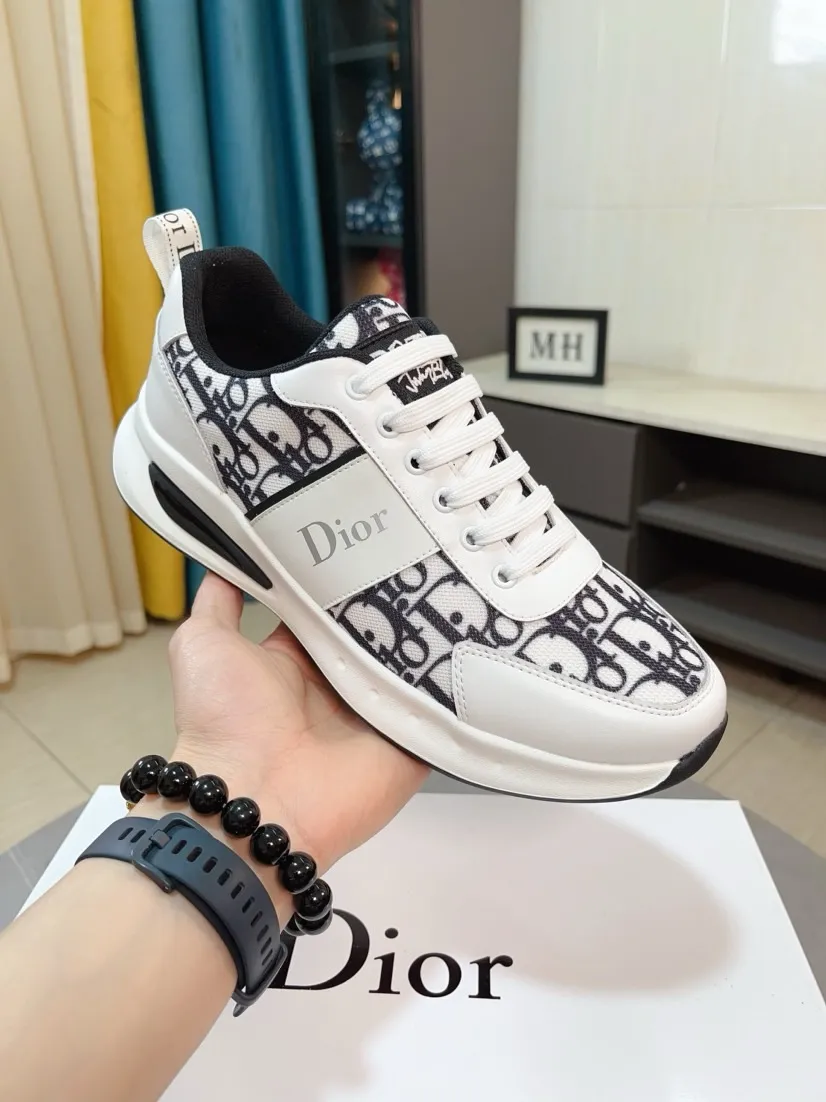 Men's men's shoes 💰440🌹🌹【Dior】Best-selling official website world premiere🔝High-end men's shoes brand official website latest series: The upper is made of imported cowhide with specially designed fabrics➕Mesh breathable lining. Make walking more convenient and comfortable! Compared with the official quality, Midea’s 1:1 replica. Create a fashionable personality to set off your uniqueness! A must-have for trendy men! Classic style. Men's sizes: 38-44.